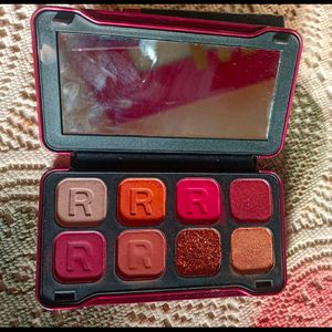 Makup Revolution Eyeshadow Palette