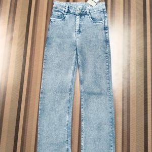 U-62 Size 28 Straight Women Denim Jeans