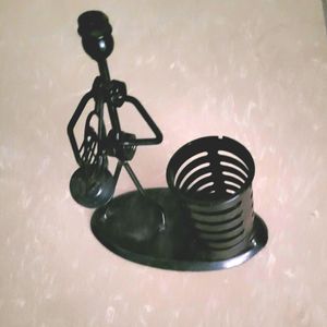 Beutiful Metal Pen Holder Stand