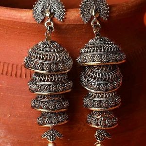 Stunning Gold Tone Crystal Earrings With Jhumka