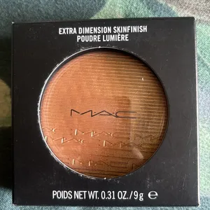 MAC EXTRA DIMENSION SKINFINISH POUDRE LUMIERE