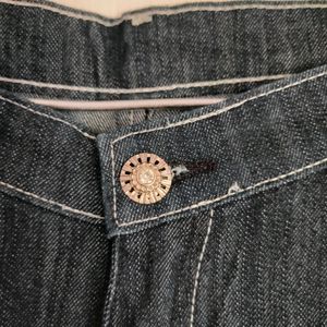 New Jeans With Tag