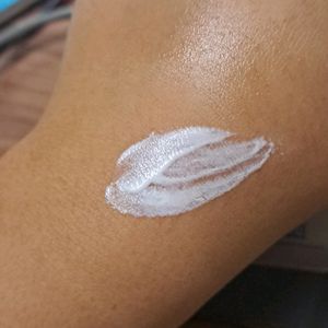 Minimalist Sunscreen With Spf 50