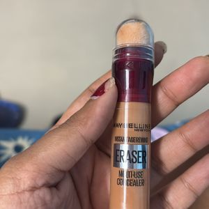 Madeline instant Age Rewind Eraser Concealer