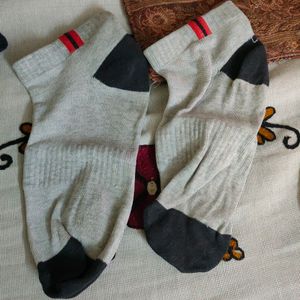 4 Pair Socks