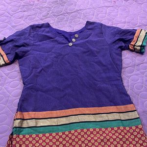 Sort Kurti