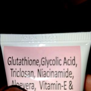 Glutathione Gluxi Face Wash