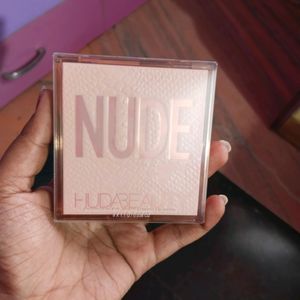 Huda Beauty Nude (Light) Eyeshadow Palette