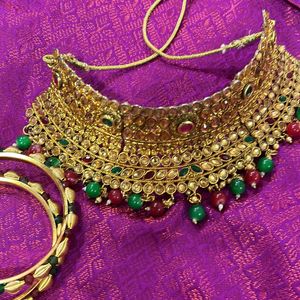 Gold jewellery for bride And matching bangles