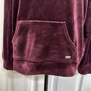 Full-Sleeve Hoodie with Kangaroo Pocket (Women's)