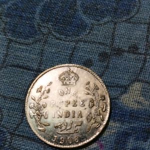 Crown Sign Coin Of One Rupee