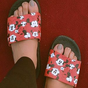 Mickey & Minnie Flipkart Flops 🧸