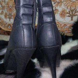 Pencil Heels Ankle Length Boots.