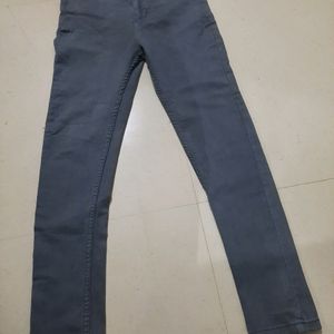 Grey streachable jeans