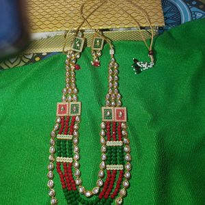 Green N Red Kundan Set