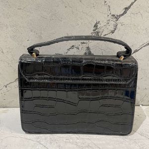 New Black Textured Handbag