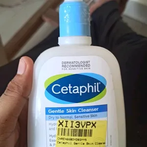 Cetaphil Face Wash by Cetaphi