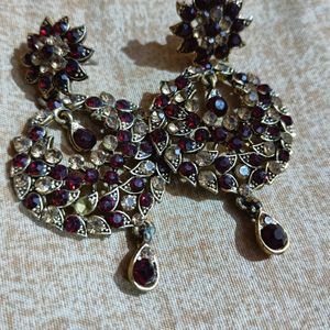 Earing In Maroon Colour