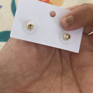 gold earrings