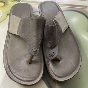 Women comfortable slippers