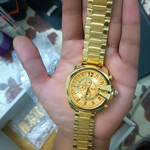 Dieseell Watch Premium 💯Golden Colour New 😍💯