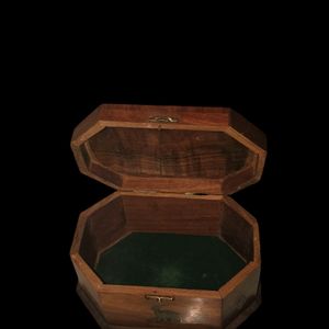 Gift Item + Jewellery Box