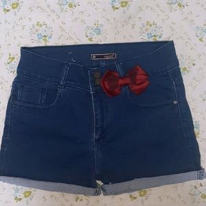 Trendy Denim Shorts (With FREEBIES!)