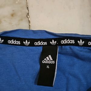 Adidas Tshirt