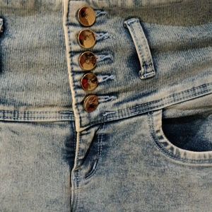 Trendy Jeans