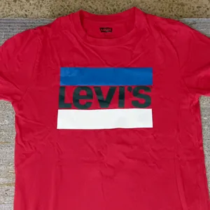 Boys 14 To 16 Years Levi's T-shirt