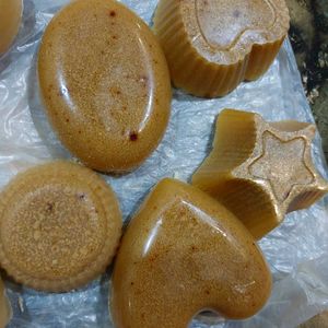 Herbal Soaps For Naturally Cleansing&Glowing