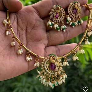 Alluring Jewellery Set For Women