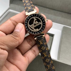 Louis Vuitton Women Master Copy Watch