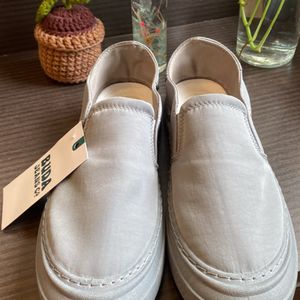 MEN SLIP ON SNEAKER