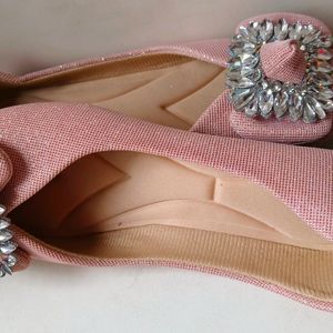 Ballerina Shoe With White Stones.