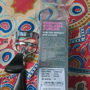 Premium Eyelash Curler From Vega