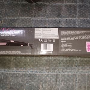 VEGA HAIR STRAIGHTENER