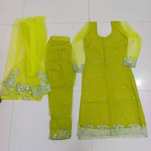 Woman Kurta Set With Dupatta