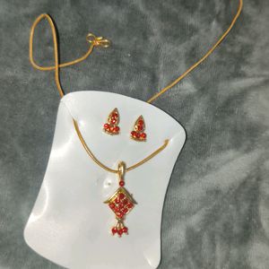 Red Neckpiece Set