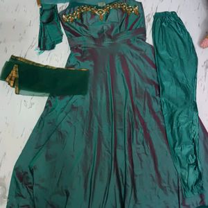 Beautiful Green Gown With Dupata Legi Sleeves