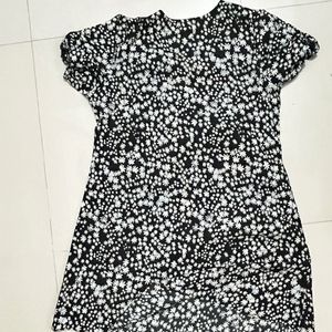 ‘OOMPH !’ Flower Printed Short Dress