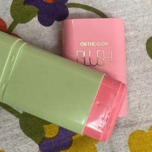 Pixi On Th Glow Blush In Shade Fleur(baby Pink)