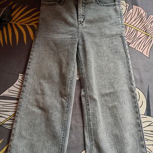 Fashionable Grey Jeans For Women