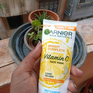 Garnier Vitamin C Face Wash