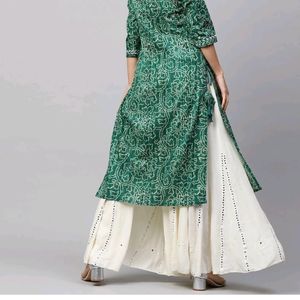 Women Embroiderd Straight Kurta (Green)