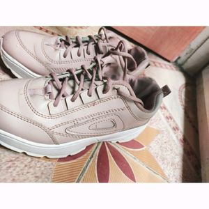 Peach 🌸Sneakers For Women