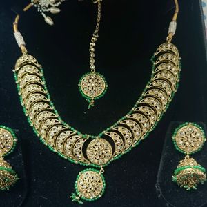 Green Necklace Set