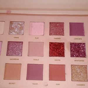 Eyeshadow palette