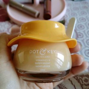 Dot Nd Key Vitamin c E Face Moisturizer New