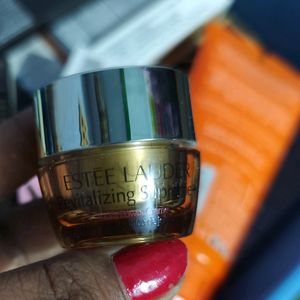 Estee Lauder Revitalizing Supreme Creme